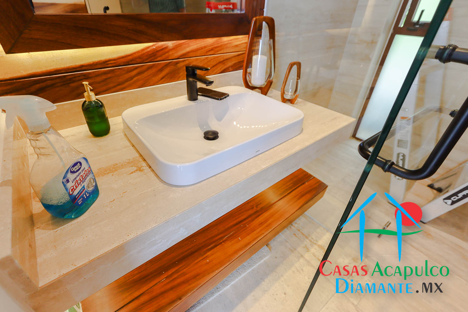 La Roqueta - Alberca y asoleadero 11